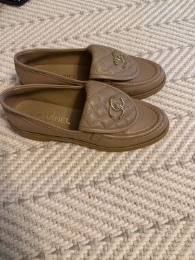 CHANEL Quilted Leather Loafers in Taupe with Gold CC Logo size 39EU 8 US